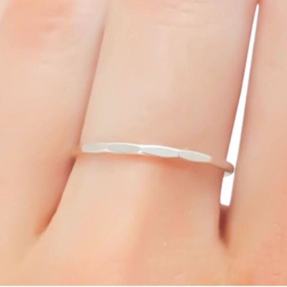 925 SS faceted stackable ring - Picture 2 of 2